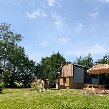 Kingfisher Shepherd's Hut * Saint-Mars-sur-la-Futaie