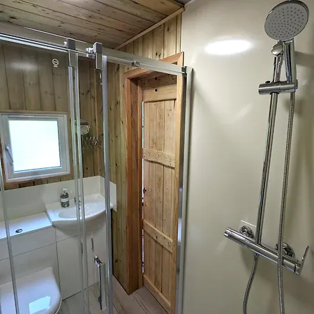 Kingfisher Shepherd's Hut Camping *