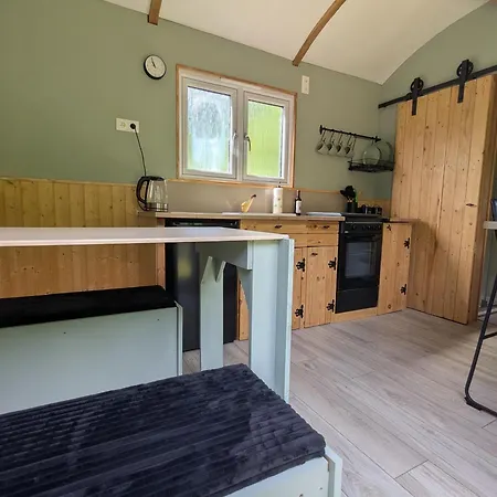 Kingfisher Shepherd's Hut * Saint-Mars-sur-la-Futaie