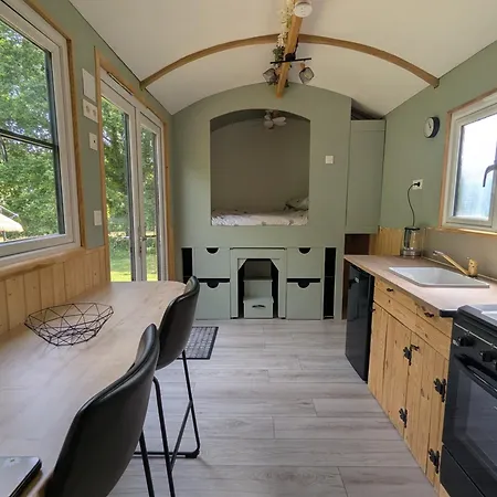 Camping Kingfisher Shepherd's Hut