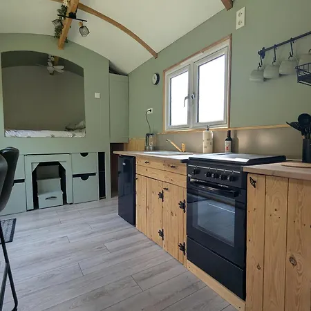 Kingfisher Shepherd's Hut *