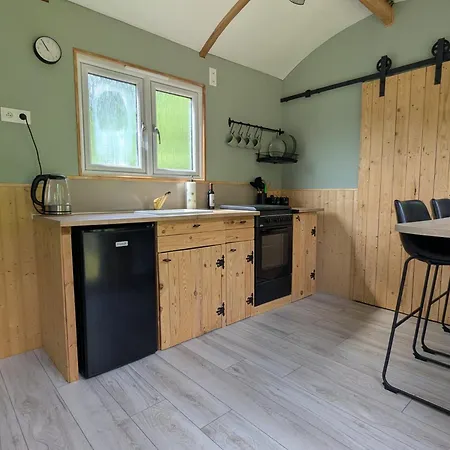 Camping Kingfisher Shepherd's Hut *